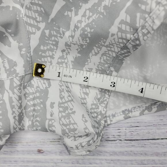 Nike DRI-FIT North Carolina Tarheels Volleyball Shorts Grey and White | XL - Picture 9 of 9